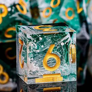 Dés carrés en résine. Dés en résine faits à la main, adaptés aux jeux de rôle, aux jeux de société MTG - Product Image 1