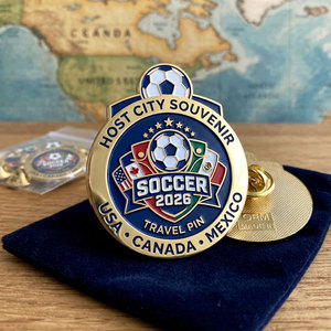 Pin de Esmalte Plateado Personalizado Moderno 2026 Soccer City, Venta al por Mayor a Granel, Souvenir para Aficionados de Fútbol, Precio de Fábrica OEM - Product Image 1