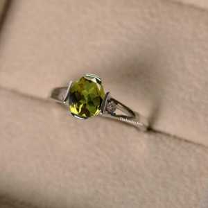 Anillo de Sultanita con Corte Ovalado que Cambia de Color - Anillo de Plata de Boda para Mujer - Product Image 5