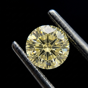 Diamante Cultivado en Laboratorio de Corte Brillante Redondo, Color Amarillo Intenso, 2.0 Quilates, Certificado IGI, Claridad VVS2 VS1, Diamante Suelto para Joyería - Product Image 3