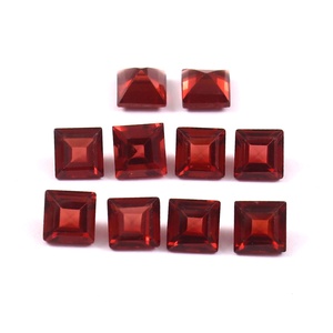 Lot en gros de pierres précieuses naturelles de grenat rouge 6x6 mm, taille carrée, facettées, calibrées, pour la fabrication de bijoux - Product Image 1