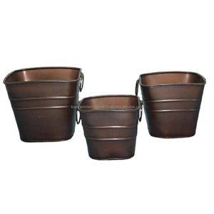 Maceta de Diseño Redonda de Metal con Flores Grabadas de Moda para Decoración del Hogar, Restaurante y Jardín con Orificio de Drenaje Ecológico - Product Image 3