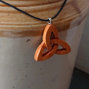 Collar de Madera para Vendedores en Línea, Collar de Madera de Calidad para Comercio Electrónico, Collar de Madera con Acabado Liso, Precio de Fábrica al por Mayor - Product Image 4