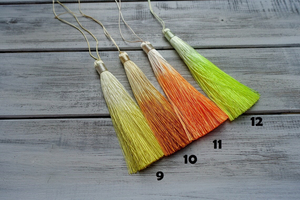 Frange à pompons rouge sur mesure avec perles, soyeuse et colorée, de haute qualité, à prix abordable - Product Image 4