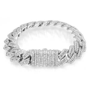 Bracelet chaîne cubaine de créateur très demandé, serti de diamants Moissanite, bijoux de luxe pour hommes et femmes, en vente - Product Image 6