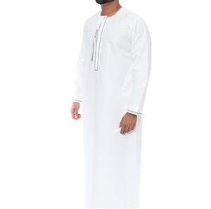 Thobes Árabes Modernos Estilo Kuwaití para Hombre, MOQ Bajo, Ropa Islámica de Primera Calidad, Thobes Casuales de Poliéster y Algodón - Product Image 3