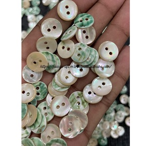 Botones Decorativos de Concha Natural Blanca de Alta Calidad con 2 Agujeros, Ecológicos, Estilo Moderno, Hechos a Mano, FAIZA CRAFT FC-8147 para Abrigo - Product Image 6