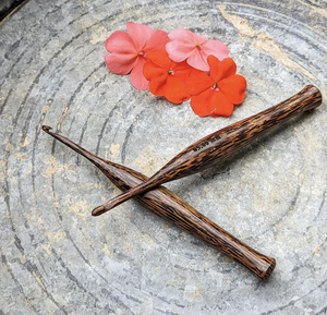 Juego de Agujas de Ganchillo de Madera de Alta Calidad, Hechas a Mano, Ecológicas y Duraderas - Product Image 3