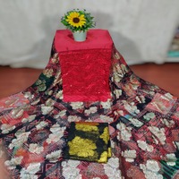 Ensemble fransawi dirac somalien avec motif floral gorgoura et garbsaar assorti fait pour une tenue de fête normale régulière