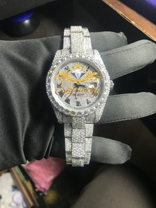 Montre en or blanc plaqué moissanite, bracelet en acier inoxydable, cadran rond à quartz, verre saphir, unisexe, luxe, hip hop - Product Image 2