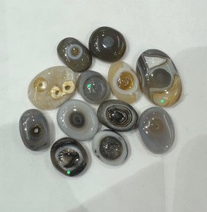 Vente en gros de cabochons en agate naturelle, pierres précieuses de forme ovale en forme d'œil pour la méditation et la fabrication de bijoux - Product Image 1