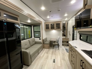 Nuevo 2026 Keystone C-o-l-e-m-a-n L-e-g-a-c-y 3000L-O-F-T - Product Image 6