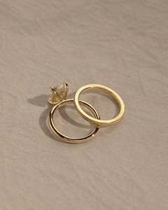 Ensemble de bagues de mariage en or jaune massif 14 carats avec diamant de laboratoire taille coussin de 2,50 carats, halo caché et alliance assortie - Product Image 5