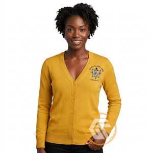 เสื้อคาร์ดิแกนคอวีแบบสวมใส่สบายสำหรับฤดูหนาว  ปักลาย Sigma Gamma Rho  ตกแต่งด้วยอะคริลิกแบบถัก  ติดกระดุมด้านหน้า  ออกแบบตามสั่ง - Product Image 1