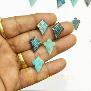 Pierre précieuse naturelle en labradorite sculptée en forme de cerf-volant, pierre de labradorite sculptée à la main pour la fabrication de bijoux en gros - Product Image 2