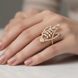 แหวนค็อกเทลเพชรทองคำขาวหรูหราสำหรับผู้หญิง ดีไซน์รูปทรงเรขาคณิตรูปตัววี แหวนแต่งงานหมั้นดีไซน์เฉพาะตัว - Product Image 3