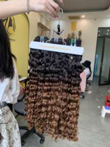 Vente en gros HD Luxe Dentelle Vietnamien Remy Cheveux Trame Unique Perruque Naturel Noir et Bouclés Pré-plumé Bleach Noeuds - Product Image 5