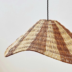 Lampe de table en rotin tressé emblématique, faite à la main, éclairage en osier naturel, accessoires de décoration naturels pour la maison - Product Image 3