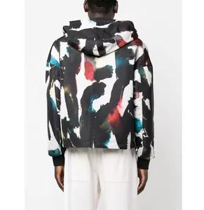 Nuevo artículo: Chaqueta cortavientos para hombre, elegante, con estampado de color personalizado, reversible, impermeable, 100% nailon en la parte delantera, para venta en línea. - Product Image 2