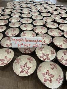 Elegante Tazón de Coco Vietnamita con Incrustaciones de Concha - Acabado de Laca Pulida - Decoración de Mesa Única - Product Image 5