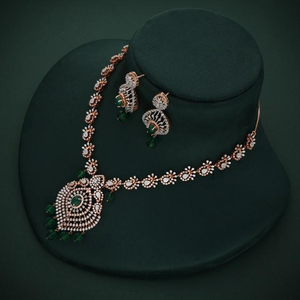 Conjunto de Joyería en Oro Rosa con Esmeralda y Diamantes de Corte Brillante Redondo, Lujosos Colgantes y Dijes de Diamantes para Mujer para Bodas - Product Image 6