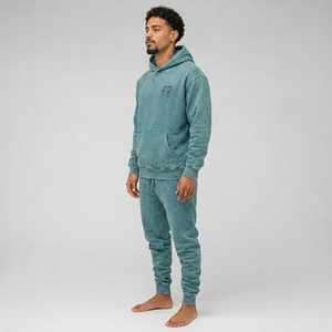 Survêtement streetwear pour homme, effet usé, tissu résistant, design moderne, coupe confortable et apparence élégante pour le quotidien. - Product Image 3