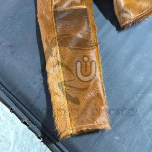 Chaqueta Western de Piel de Vacuno con Pelo, Estilo Motociclista, de Última Tendencia: Cuero Hecho a Mano, Color Marrón Camel - Product Image 2