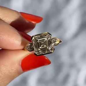 แหวนเพชรทรง Asscher น้ำหนัก 3.02 กะรัต ได้รับการรับรองจาก IGI สำหรับผู้หญิง ตัวเรือนทองคำแท้ 14K เหมาะสำหรับเป็นของขวัญแทนคำมั่นสัญญาสำหรับเจ้าสาว - Product Image 5