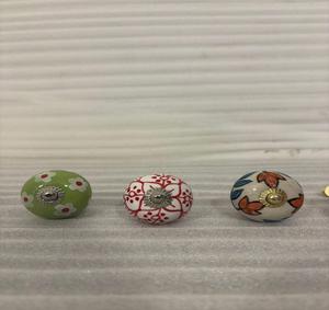 Boutons de meuble en céramique peints à la main, poignées de tiroir, poignées de meuble pour cuisine, armoire, placard, ensemble de quincaillerie décorative - Product Image 1