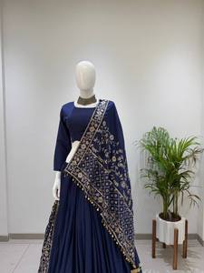 Conjunto de Lehenga Tradicional Indio-Pakistaní Azul Marino para Mujer, con Bordado Dorado, Dupatta, Largo hasta el Suelo, de Algodón con Estampado Digital - Product Image 4