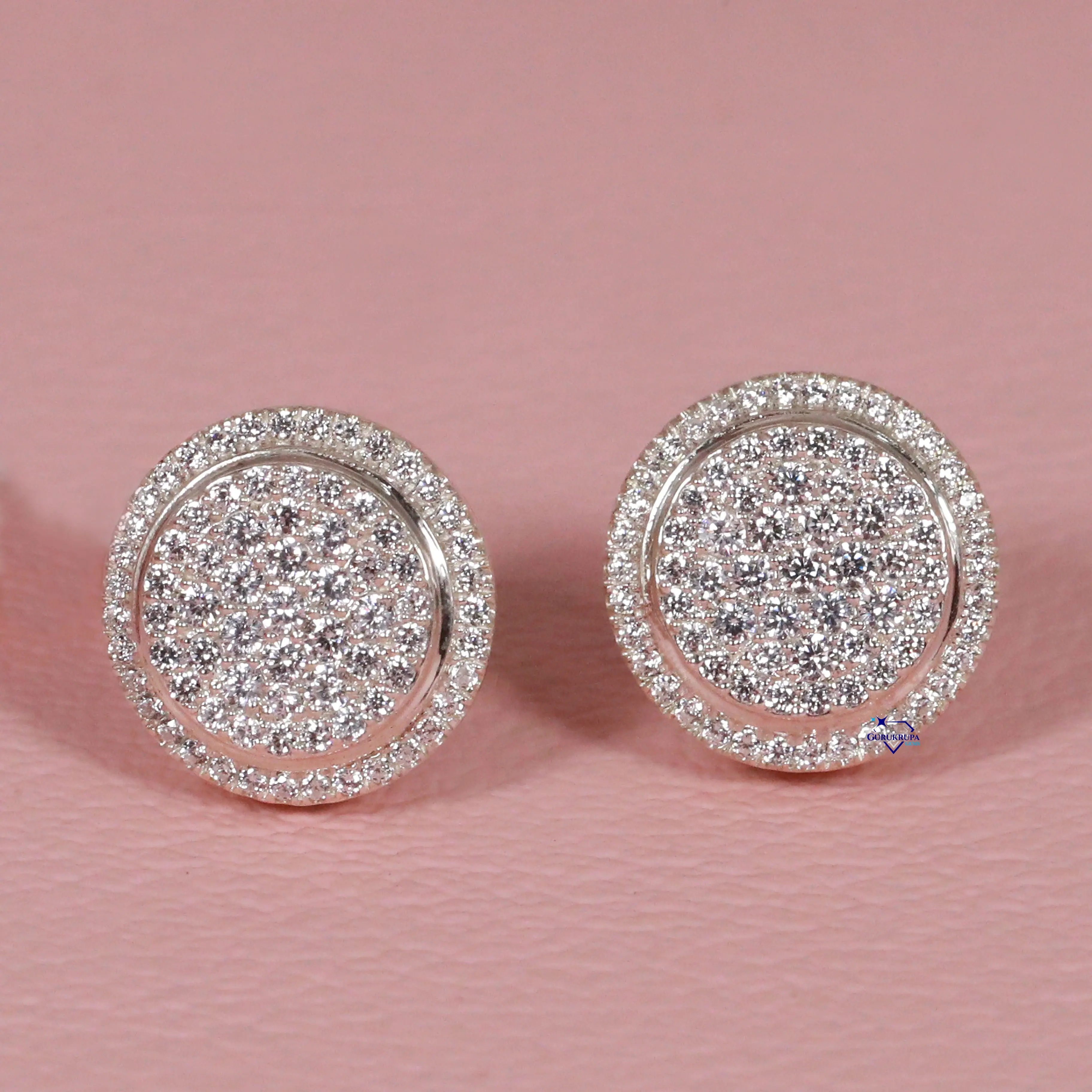 Anting-anting berlian moissanite emas 14 kt, anting-anting berlian elegan dengan kejelasan telinga kami