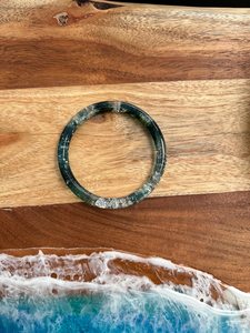 Bracelet en résine Ocean Resin avec des paillettes d'argent véritable, artisanal, couleur personnalisée, artisanat fait main. - Product Image 3