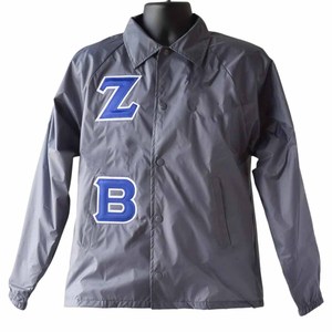 Alfa |   Chaqueta Deportiva Impermeable Personalizada Phi con Bordado de Letras Griegas de Hermandad Universitaria y Parche de Chenilla - Product Image 4