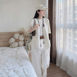 ชุดเซ็ตสองชิ้นสำหรับฤดูร้อน สไตล์ลำลอง ทรงเข้ารูปสำหรับผู้หญิง แขนสั้น ผ้าฝ้ายเนื้อนุ่ม ใส่สบาย เป็นมิตรต่อสิ่งแวดล้อม ซักได้ ตกแต่งแบบเรียบง่าย - Product Image 2