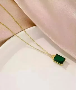 Collar de Diamantes Esmeralda Chapado en Oro de 14K y Plata de Ley 925 |   Collar de Esmeralda Verde, Joyería de Piedra de Nacimiento de Mayo, Colgante Solitario - Product Image 3