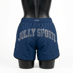 Shorts cortavientos de nailon premium de 140 GSM para mujer, suaves, transpirables, color marrón, con bolsillos tipo cargo, logotipo impreso, parche tejido, shorts personalizados para mujer - Product Image 4