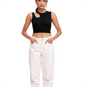 Débardeur court découpé pour femme en polyester et élasthanne 240 GSM, uni, sans manches, avec logo personnalisé et marque privée - Product Image 4