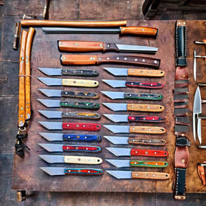 Couteaux d'épineuse à lame fixe en acier inoxydable faits à la main, idéal pour la chasse, couteau de camping avec manche en résine d'os avec gaine en cuir de vachette - Product Image 2