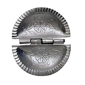 Outil de fabrication artisanale de gujiya et de karanji en aluminium, outil de cuisine pour la préparation de desserts, idéal pour la cuisson festive et la pâtisserie maison. - Product Image 1