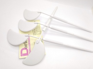 Espejo de belleza para pestañas con revestimiento de color personalizado, forma de media luna, acero inoxidable, logotipo personalizado, espejo para extensión de pestañas a bajo precio. - Product Image 2