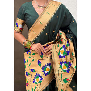 Sari en soie Paithani avec un concept vert bouteille moitié-moitié, grand bordure en zari tissé, écharpe et châle ethniques - Product Image 3