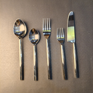 Juego de Cubiertos de Diseño con Mango de Aguja Cónica, 5 Piezas, Perfil Ultrafino y Elegante, Acero Inoxidable con Acabado Plateado Cepillado - Product Image 2