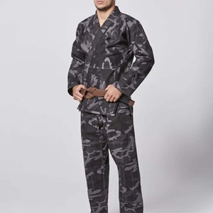 Uniforme de karaté extensible le plus vendu avec logo frontal, design respirant et léger, uniforme de karaté personnalisable avec logo - Product Image 1
