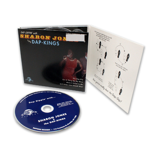 Digipak pour album musical à 6 panneaux avec plateau central unique en carton non couché - Product Image 1