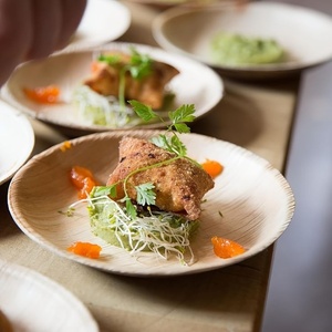 Eco Natural Event Dinner <b>Plates</b> Premium Party Dining <b>Plates</b> 7 Inches Round Shapes Areca Palm Leaf <b>Disposable</b> Dinnerware <b>Plates</b> - Product Image 1