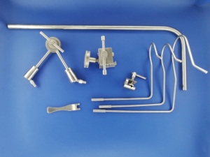 ชุดเครื่องมือผ่าตัดแบบมีดามยึด Martin Arm Surgical Retractor System รุ่น A+ แบบแมนนวล คลาส I สแตนเลสสตีล 3 ขา STKR.SUG BOX ได้รับการรับรองมาตรฐาน CE รับประกัน 1 ปี - Product Image 5