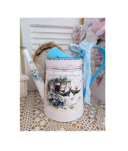 Bidon d'eau galvanisé imprimé floral en émail à collectionner avec une texture rustique pour les amateurs de plantes et les décorateurs d'intérieur - Product Image 3