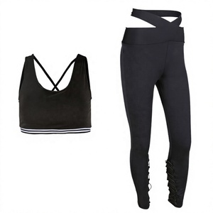 Ensemble de leggings et soutien-gorge de yoga noir uni simple pour femme, taille haute, sans couture, extensible dans quatre directions, longueur intégrale avec détails lacés et strass - Product Image 1