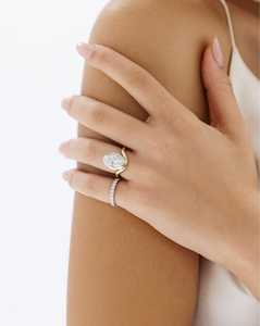 Bague de fiançailles ovale en or massif 14 carats avec diamant de laboratoire serti à griffes géorgiennes ondulées, style minimaliste, pour femme, idéale pour demande en mariage ou anniversaire - Product Image 3