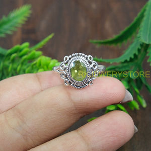 Anillo de plata de ley 925 con peridoto verde natural, hecho a mano, diseño vintage, peridoto facetado ovalado, joyería para mujer, unisex. - Product Image 6